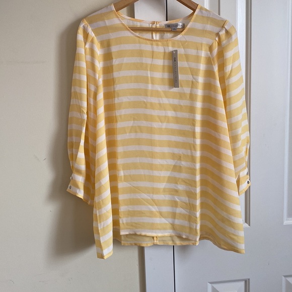 De Collection Woman’s Blouse - Picture 2 of 9